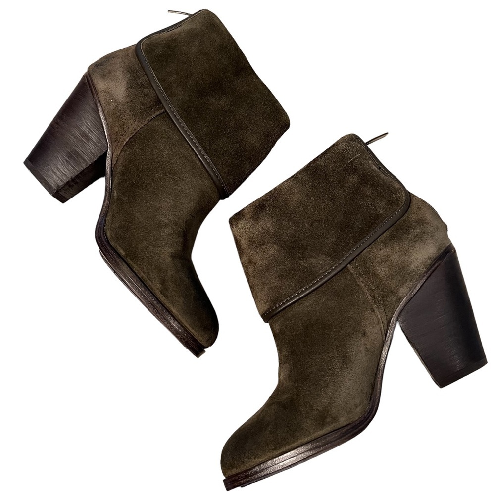 Vince Camuto Hamilton Italian Olive Green Suede Booties Size 7 EUC
